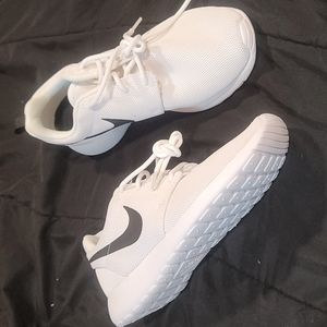 Roshe one 'white black'